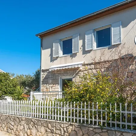 Apartment Ivanje Gomile Bb Croatia *